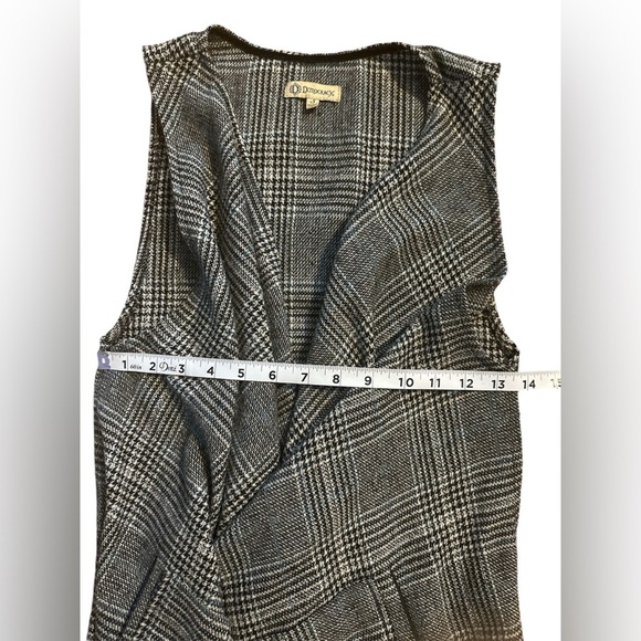Democracy Womens Gray Plaid Fringe Edge Draped Sleeveless Vest Small - Picture 12 of 12